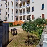 Apartman Vale With Balcony Zára