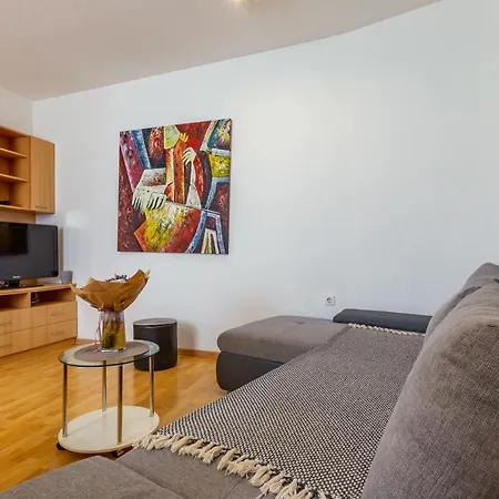 Apartman Vale With Balcony