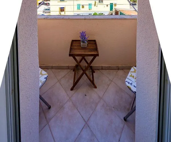 Vale With Balcony Апартаменти *